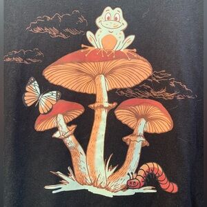 MUSHROOM TEE no brand. 70s 80s inspired Black tshirt with printed illustration